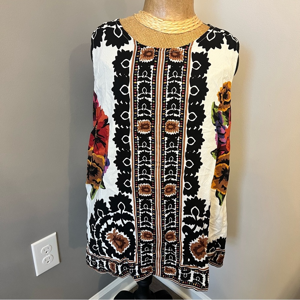 Rachel Zoe patterned top